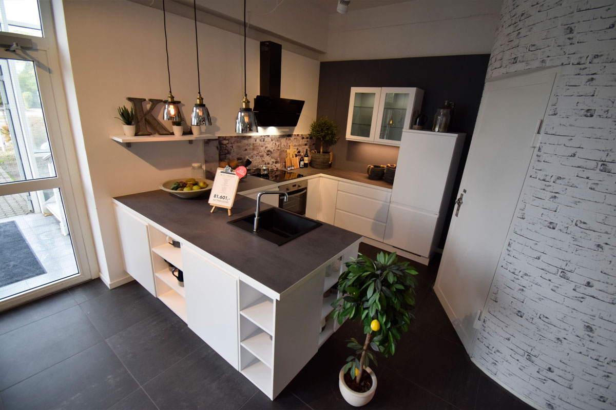 Lækkert udstillingskøkken til salg i Valby