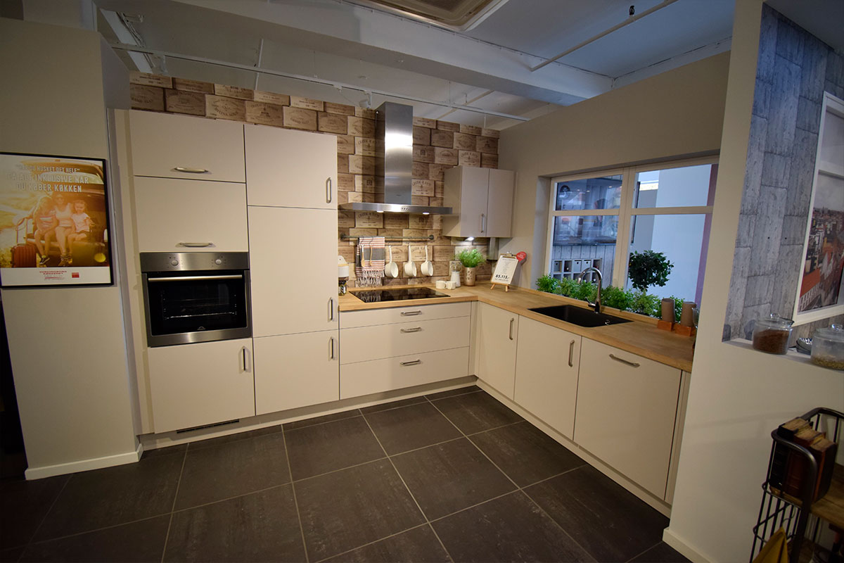 Lækkert udstillingskøkken til salg i Valby