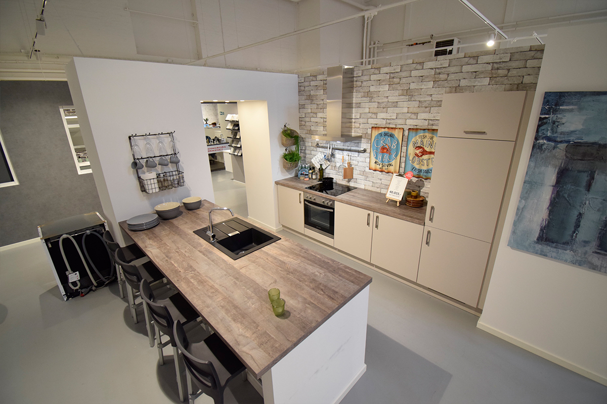 Lækkert udstillingskøkken til salg i Valby