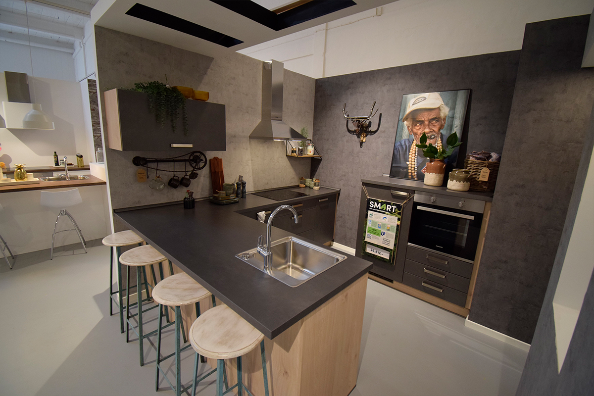 Udstillingskøkken til salg i Vordingborg Køkkenet Valby