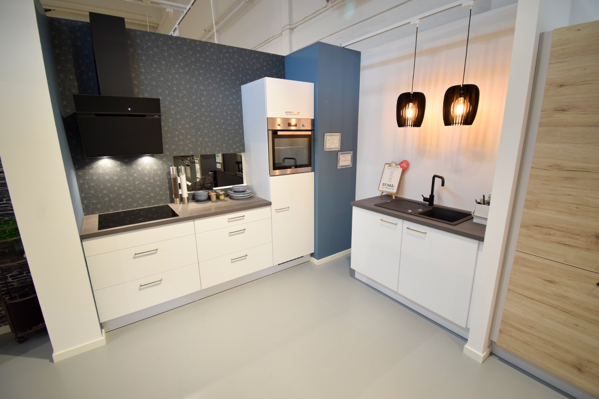 Lækkert udstillingskøkken til salg i Valby