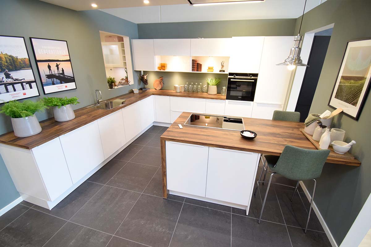 Hvidt Easytouch køkken til salg i Viby J