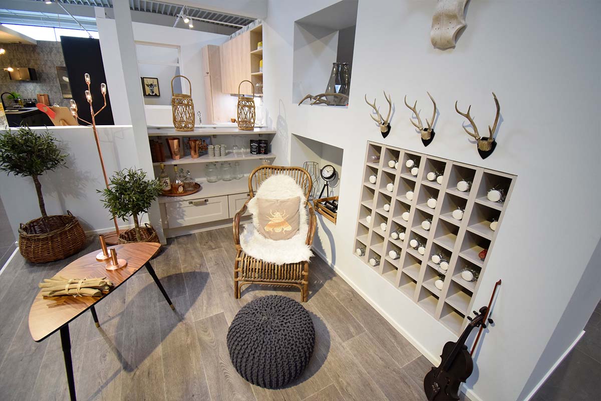 Hyggeligt lille entre-/eller dagligstuemiljø til salg i Viby J