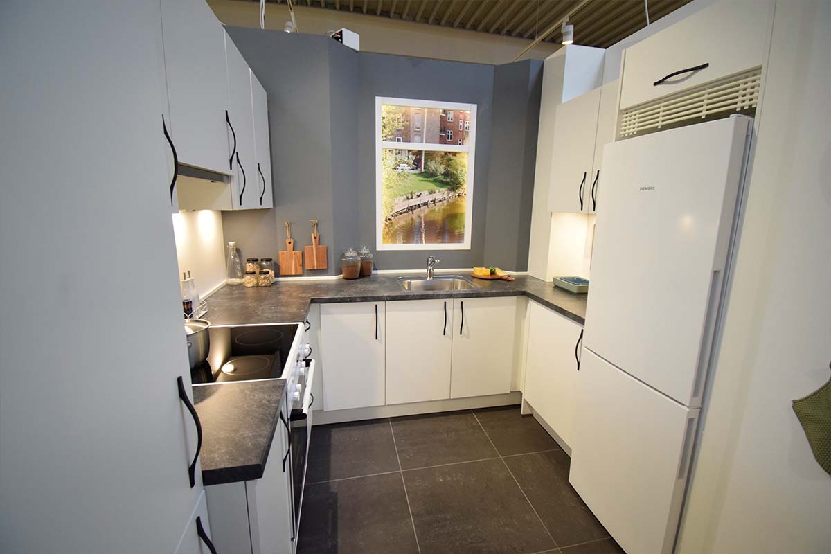 Lækkert hvidt køkken til salg i Viby J