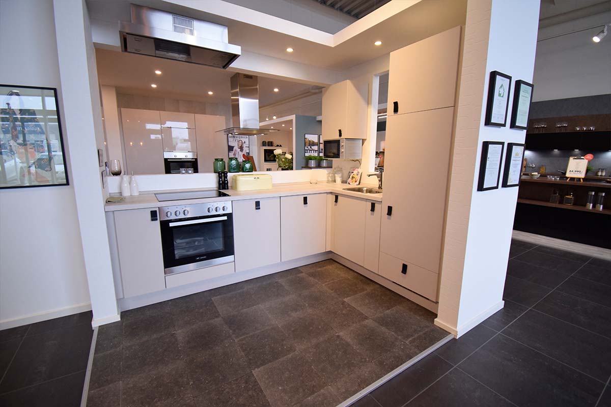 Lækkert Laser udstillingskøkken til salg i Viby J.