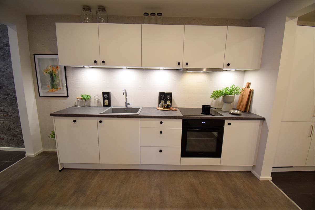 Lækkert Laser udstillingskøkken til salg i Viby J.