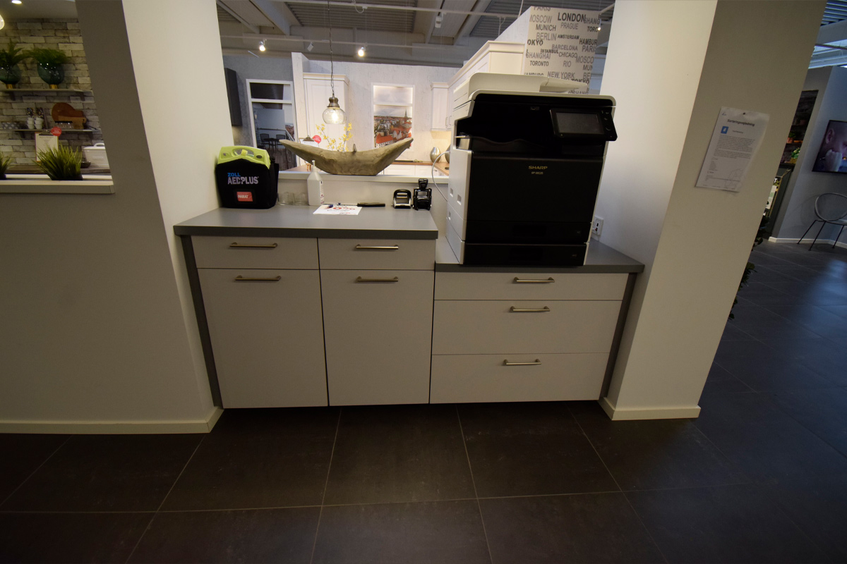 Printerstation med masser af god opbevaringsplads