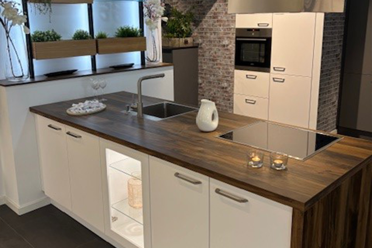 Flot køkken med mange detaljer til salg i Odense