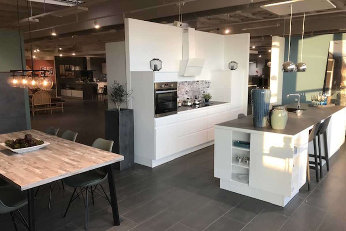 Lækkert hvidt køkken til salg i Esbjerg