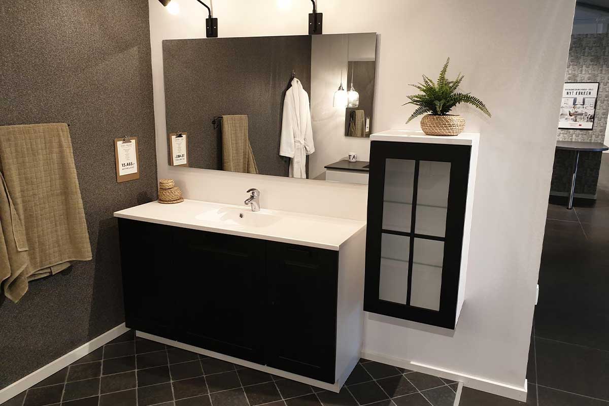 Lækkert bad i moderne design til salg i Næstved