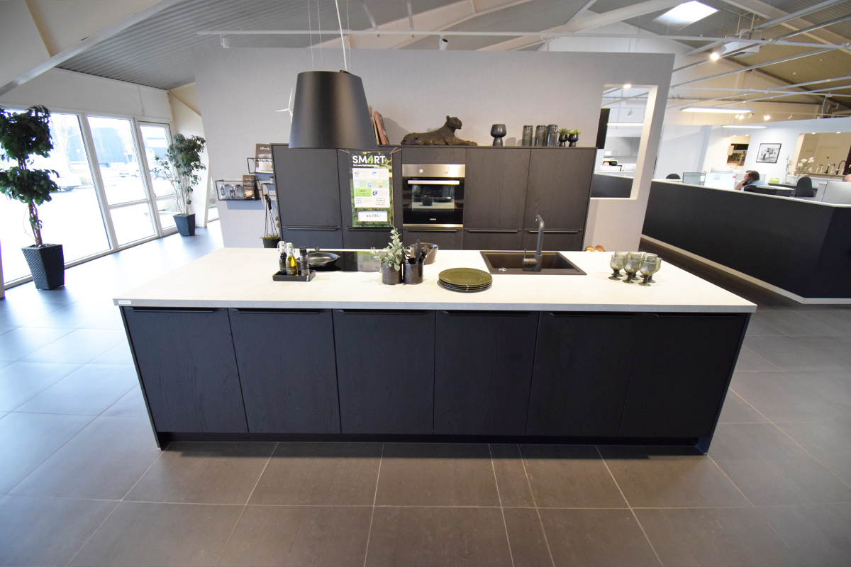 Virkelig lækkert køkken i moderne nordisk design.