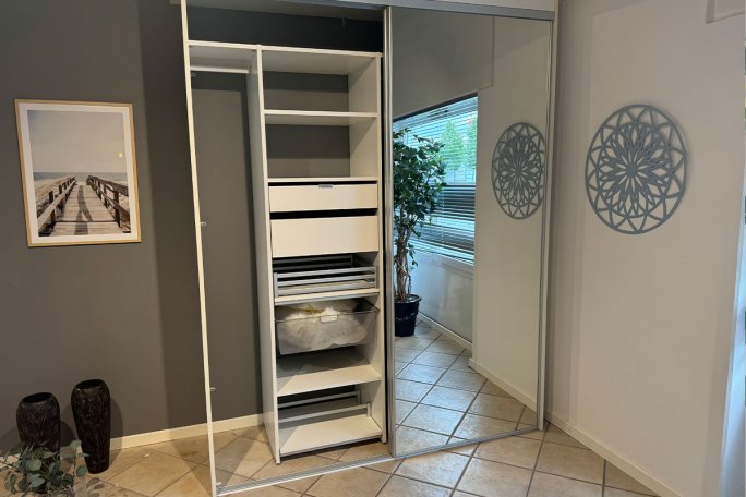 Aalborg – Garderobe, Hvid KA