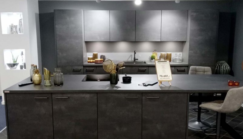 Billig beton look udstillingskøkken