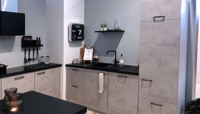 beton udstillingerskøkken