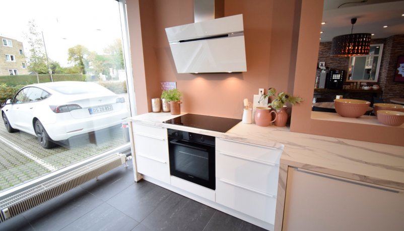 Lækkert udstillingskøkken til salg i Valby