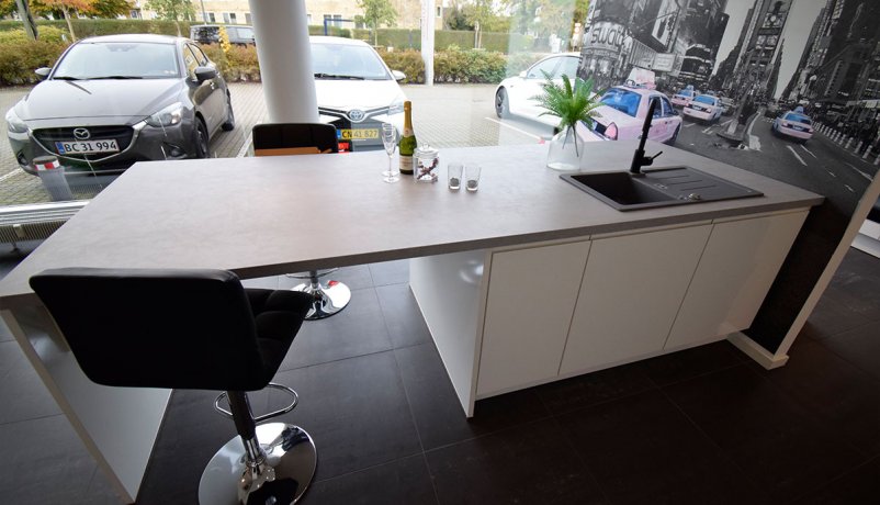 Lækkert udstillingskøkken til salg i Valby