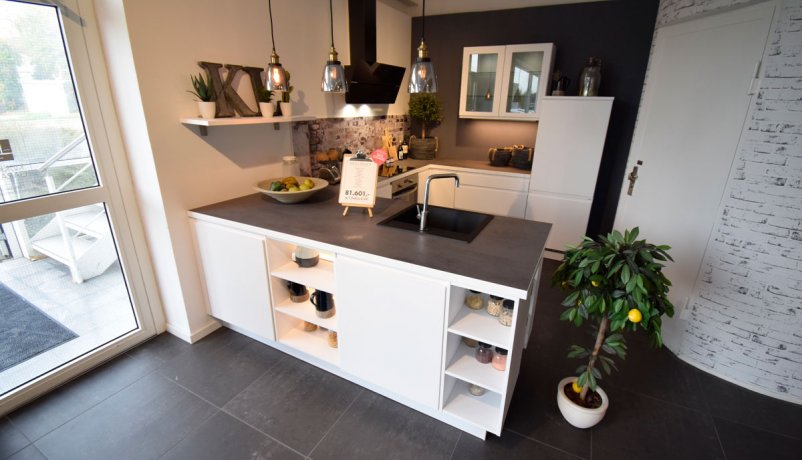 Lækkert udstillingskøkken til salg i Valby