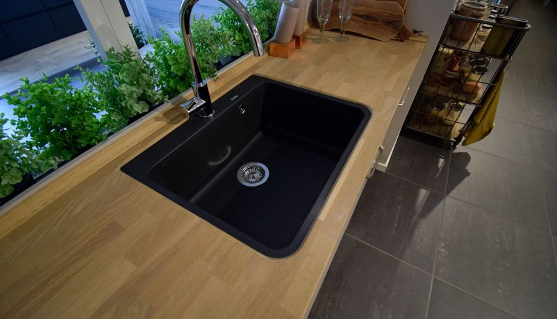 Lækkert udstillingskøkken til salg i Valby