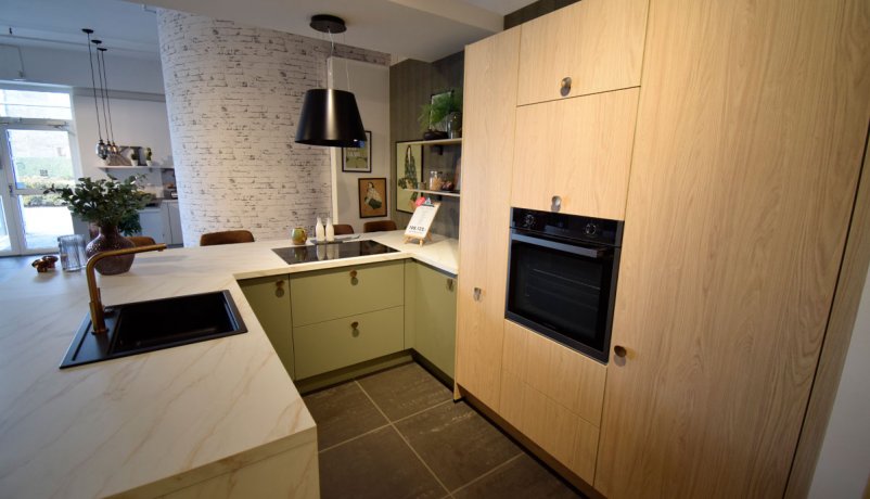 Lækkert udstillingskøkken til salg i Valby