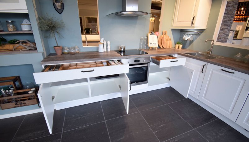 Lækkert udstillingskøkken til salg i Valby