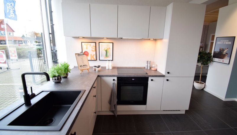 Lækkert udstillingskøkken til salg i Valby