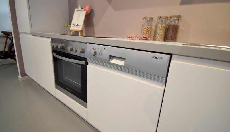 Lækkert udstillingskøkken til salg i Valby