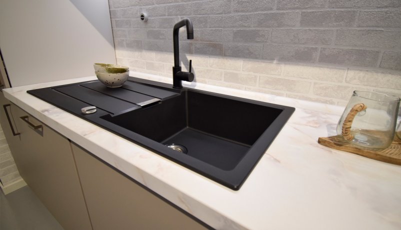 Lækkert udstillingskøkken til salg i Valby