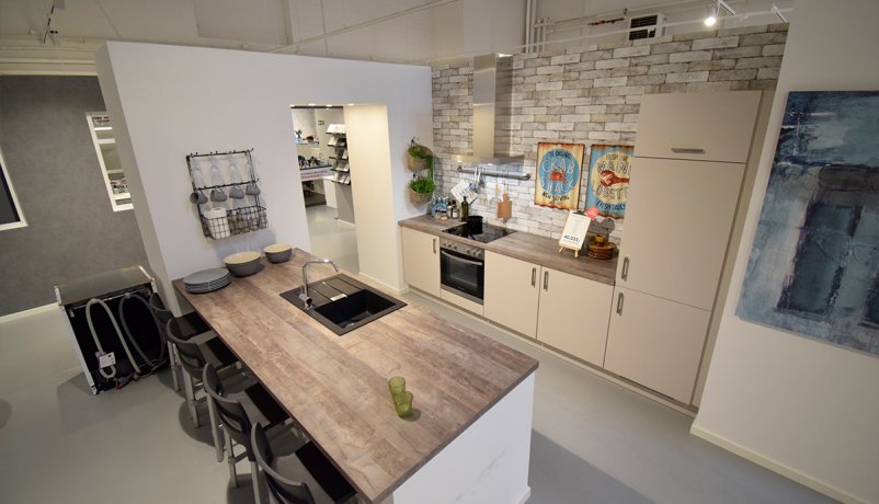 Lækkert udstillingskøkken til salg i Valby