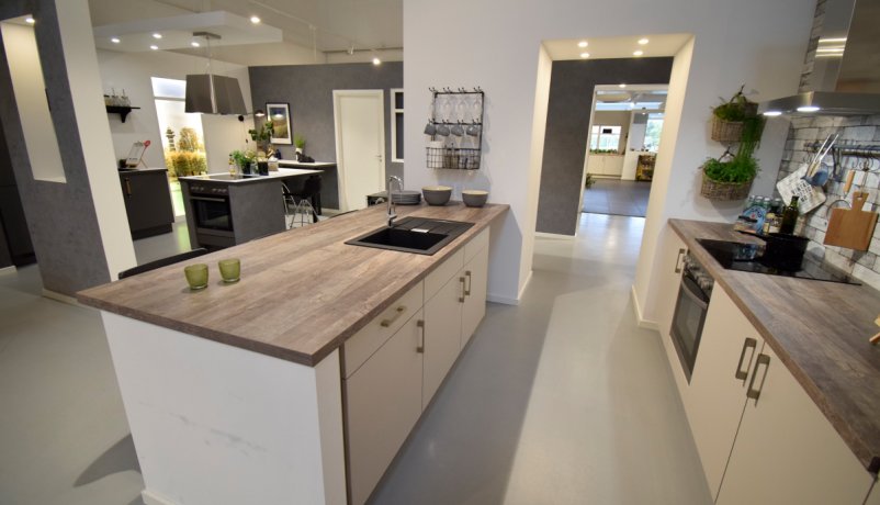 Lækkert udstillingskøkken til salg i Valby