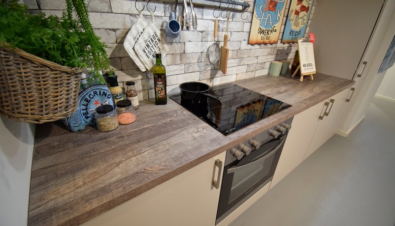 Lækkert udstillingskøkken til salg i Valby