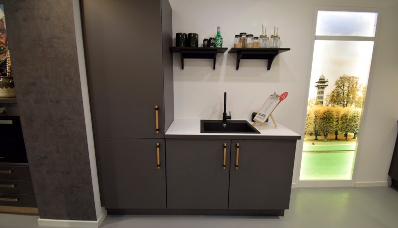 Udstillingskøkken til salg i Vordingborg Køkkenet Valby