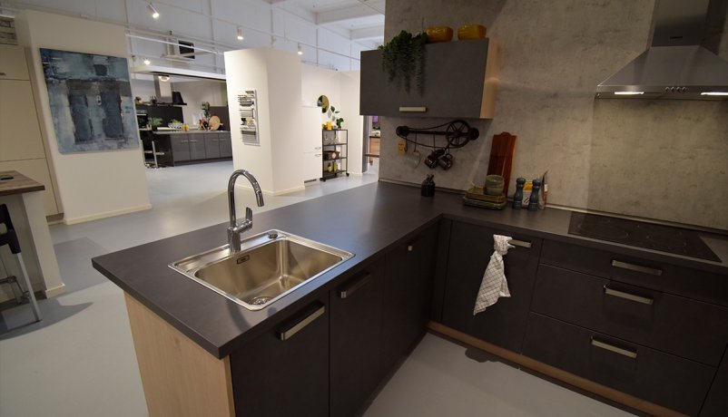 Udstillingskøkken til salg i Vordingborg Køkkenet Valby