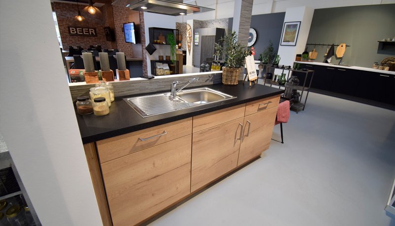 Lækkert udstillingskøkken til salg i Valby