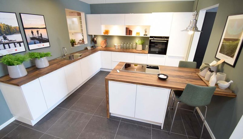 Hvidt Easytouch køkken til salg i Viby J