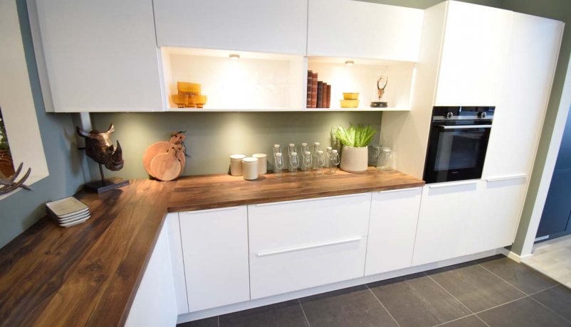 Hvidt Easytouch køkken til salg i Viby J