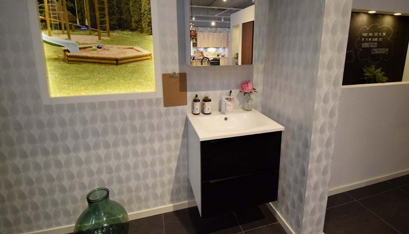 Lille bad udstilling til salg i Viby J