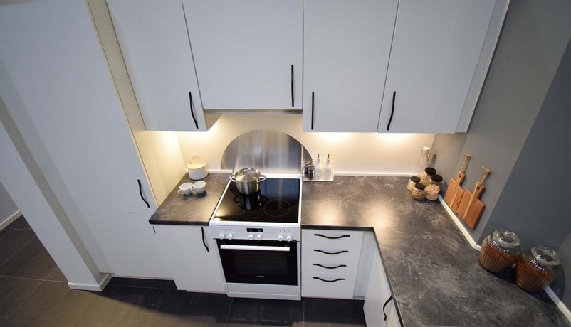 Lækkert hvidt køkken til salg i Viby J