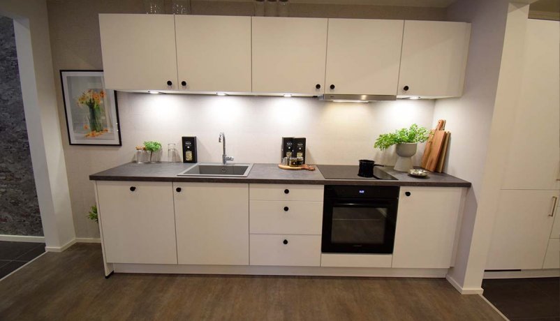 Lækkert Laser udstillingskøkken til salg i Viby J.