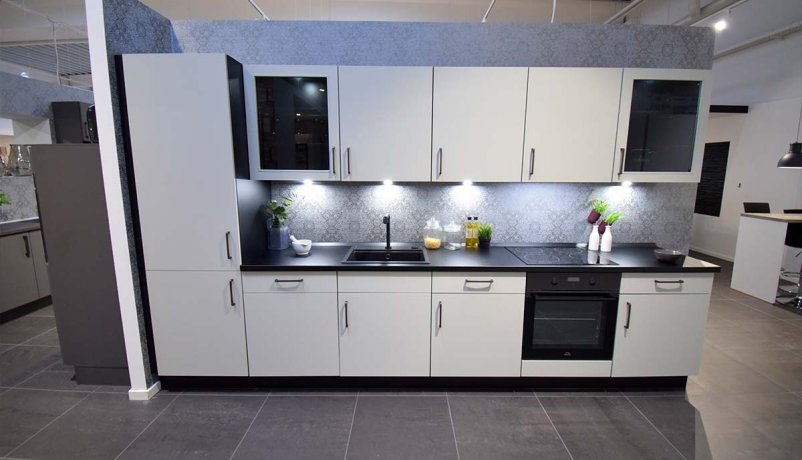 Flot ligesidet køkken til salg i Viby J