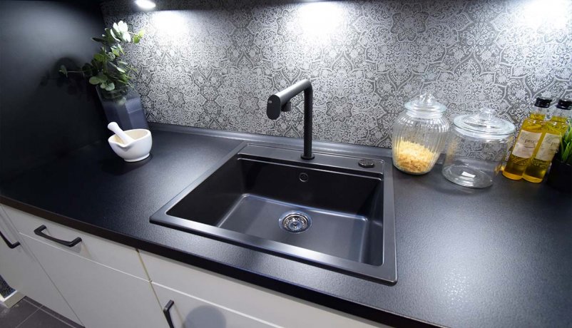 Flot ligesidet køkken til salg i Viby J