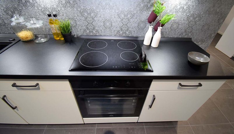 Flot ligesidet køkken til salg i Viby J