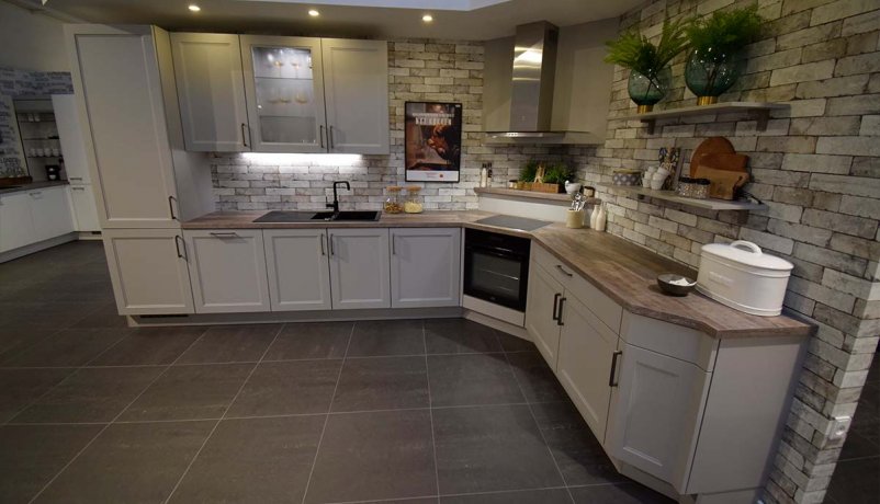 Smukt vinkelkøkken til salg i viby J