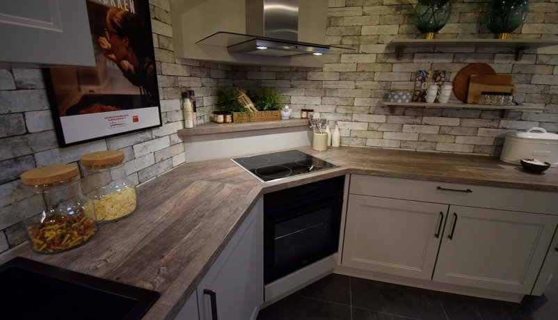 Smukt vinkelkøkken til salg i viby J