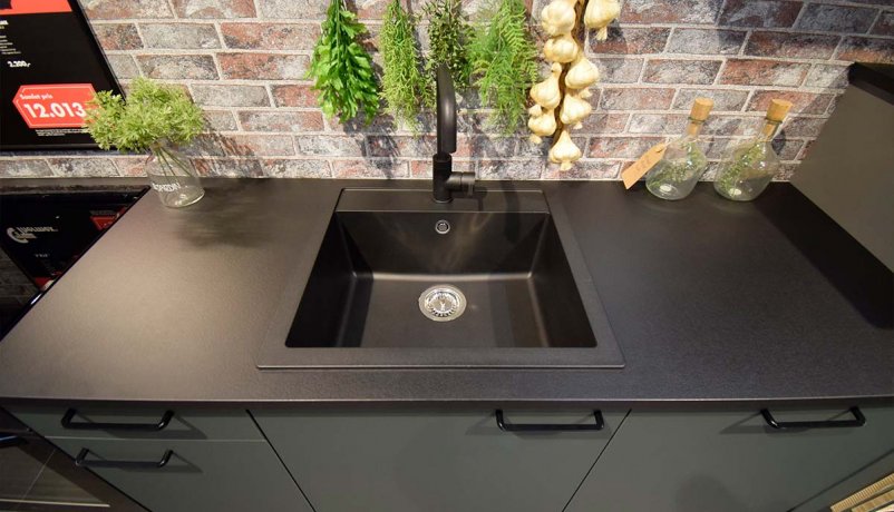 Ligesidet køkken til salg i Viby J