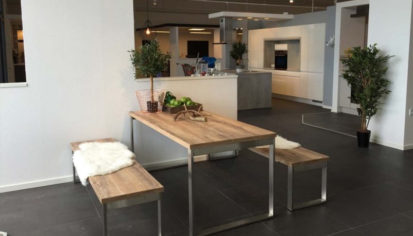 Lækkert bord til salg i Viby J