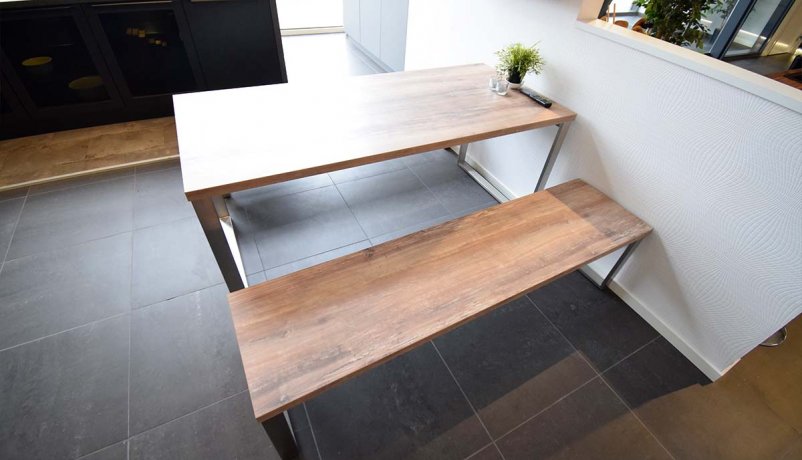 Lækkert bord til salg i Viby J