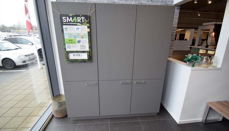 Garderobeskab til salg i Viby J