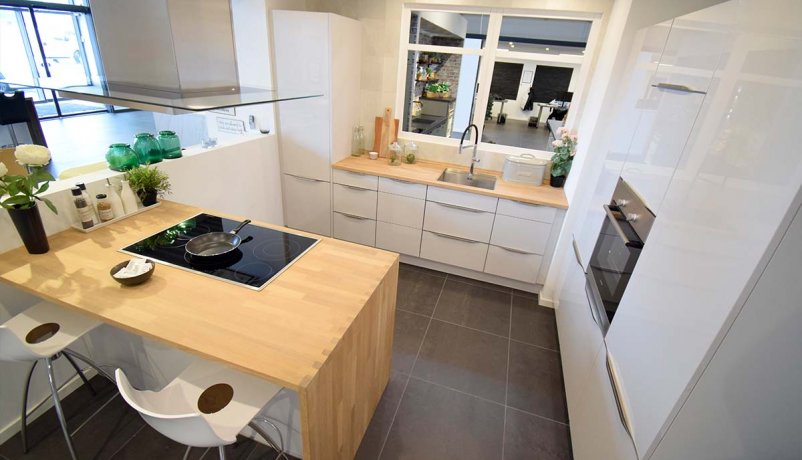 Lækkert Flash high gloss køkken til salg i Viby J