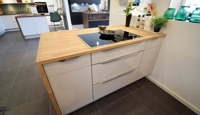 Lækkert Flash high gloss køkken til salg i Viby J