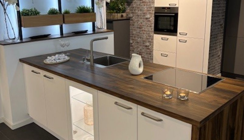 Flot køkken med mange detaljer til salg i Odense